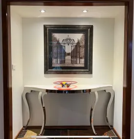 Beautiful Parkview Luxury House - Image 2