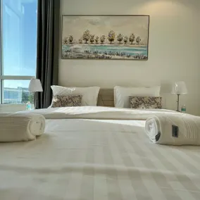 Urban Luxury Apartment - Image 5