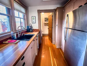 California Cottage: Downtown - Image 4