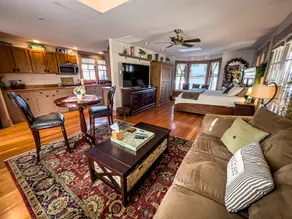 California Cottage: Downtown - Image 3
