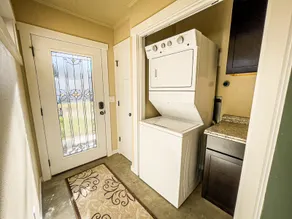 California Cottage: Downtown - Image 5