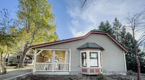 California Cottage: Downtown - Image 2