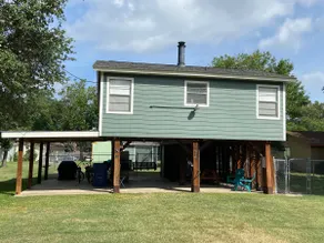 Cute Home in Lake Livingston - Image 2