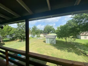Cute Home in Lake Livingston - Image 4