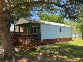 Stunning Tiny Home w/lake access - Image 3