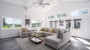 Winemakers Vineyard Farm House - Image 3