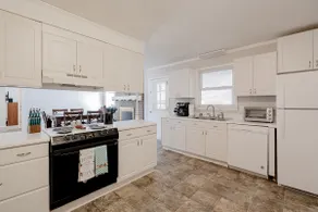 Family & Pet Friendly Home Near I-20/I-26 Sleeps 6 - Image 4