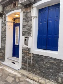 Blue Stone House - Image 3