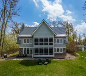 Large Private Lakefront Home *Dogs Ok - Image 2