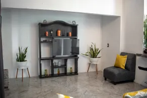 Centrally located home in VHSA - Image 2