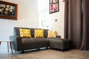 Centrally located home in VHSA - Image 5