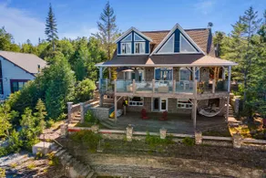 Luxury Waterfront Oasis w Hot Tub - Image 4
