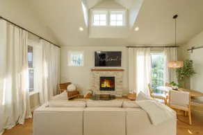 Airy Bend Oasis - Two Ensuites - Image 5