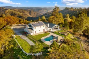 Amazing, spacious home with pool and hot tub - Image 3