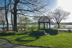 Riverfront Studio w/ fireplace - Howe Suite - Image 3