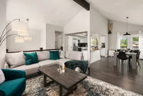 Beautiful & Spacious 4 Bed w/ AC, 2 living rooms - Image 4