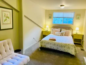 Charming 2-story boutique hillside cottage! - Image 3