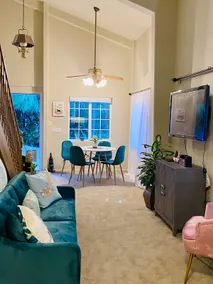 Charming 2-story boutique hillside cottage! - Image 3