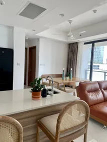 Bright New Central Apartment - Image 2