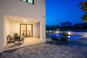 Luxury villa for 6 with a private pool - Image 3