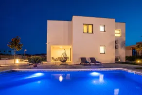 Luxury villa for 6 with a private pool - Image 4