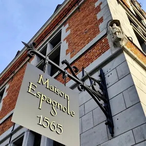 La Trente et Une - Maison Espagnole Aparthotel - Image 3