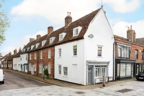 Country townhouse w/King Bed 3mins from train - Image 2