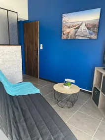 Charming private 2-bedroom - Image 2