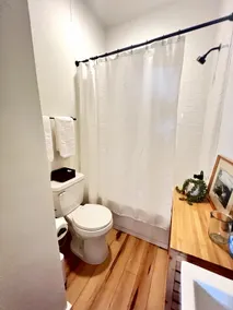 Perfect One Bedroom Cottage in Lighthouse Park - Image 3
