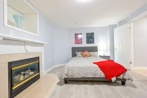 Stylish 2BR: w/free parking & streaming! - Image 3
