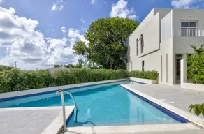 501 Harmony Hall Green Modern Condo - Image 3