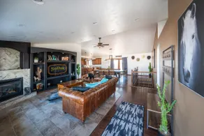 Ranch House: 70 Acres, Horses, Hot tub, Sleeps 15 - Image 3