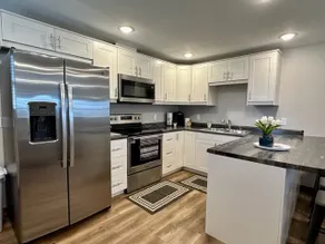Remodeled studio house in Central City - Image 5