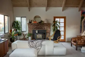 Renovated Modern Scandinavian Cabin - Image 4