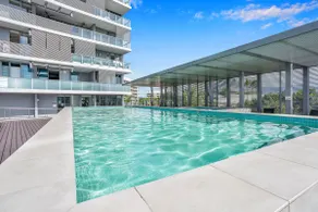 Luxury 1BR Apartment @ Harbour Lights Cairns - Image 2
