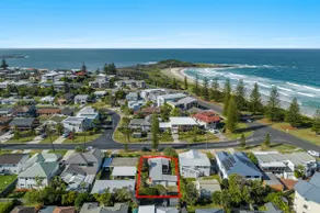Pippi Beach Shack in Yamba - Image 5