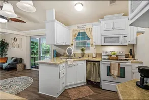 Avon Park: Boho Chic Retreat - Image 5