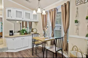 Avon Park: Boho Chic Retreat - Image 4