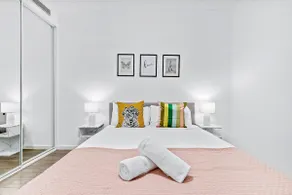 Centre of Newtown 2 Bed Apartment - Image 4