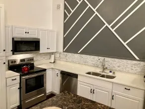 Renovated Peaceful Luxury Walk to Mall Park Publix - Image 2