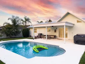Beach Paradise: Pool, King Bed, Jacuzzi and more - Image 4