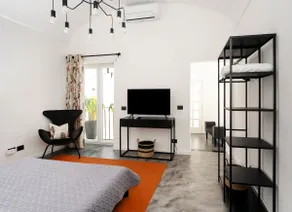 Apartment with kitchen - Image 4