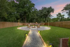 The Hosta Hangout - A Luxury Central Haven! - Image 2