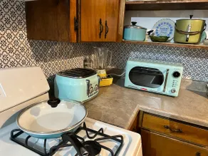 Mid-Century Modern on Center - Image 5