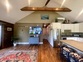 Craftsman Cottage w Lakefront - Image 5