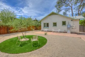 Remodeled Gem 5 minutes to UA - Image 5