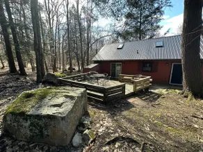 Pet Friendly Cabin close to Alpine Lake - Image 3