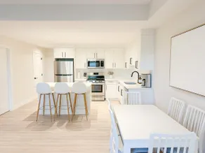 Spacious, Modern 2 Bedroom Suite - Image 2