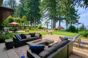 Oceanfront Oasis, HotTub, Walk to Beach - Image 2