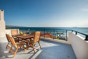 Alkioni Suites - beachfront, with mountain view - Image 3